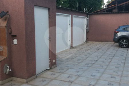 Casa Térrea à venda com 4 quartos, sendo 1 suíte,  em Vila Oliveira, Mogi das Cruzes, SP