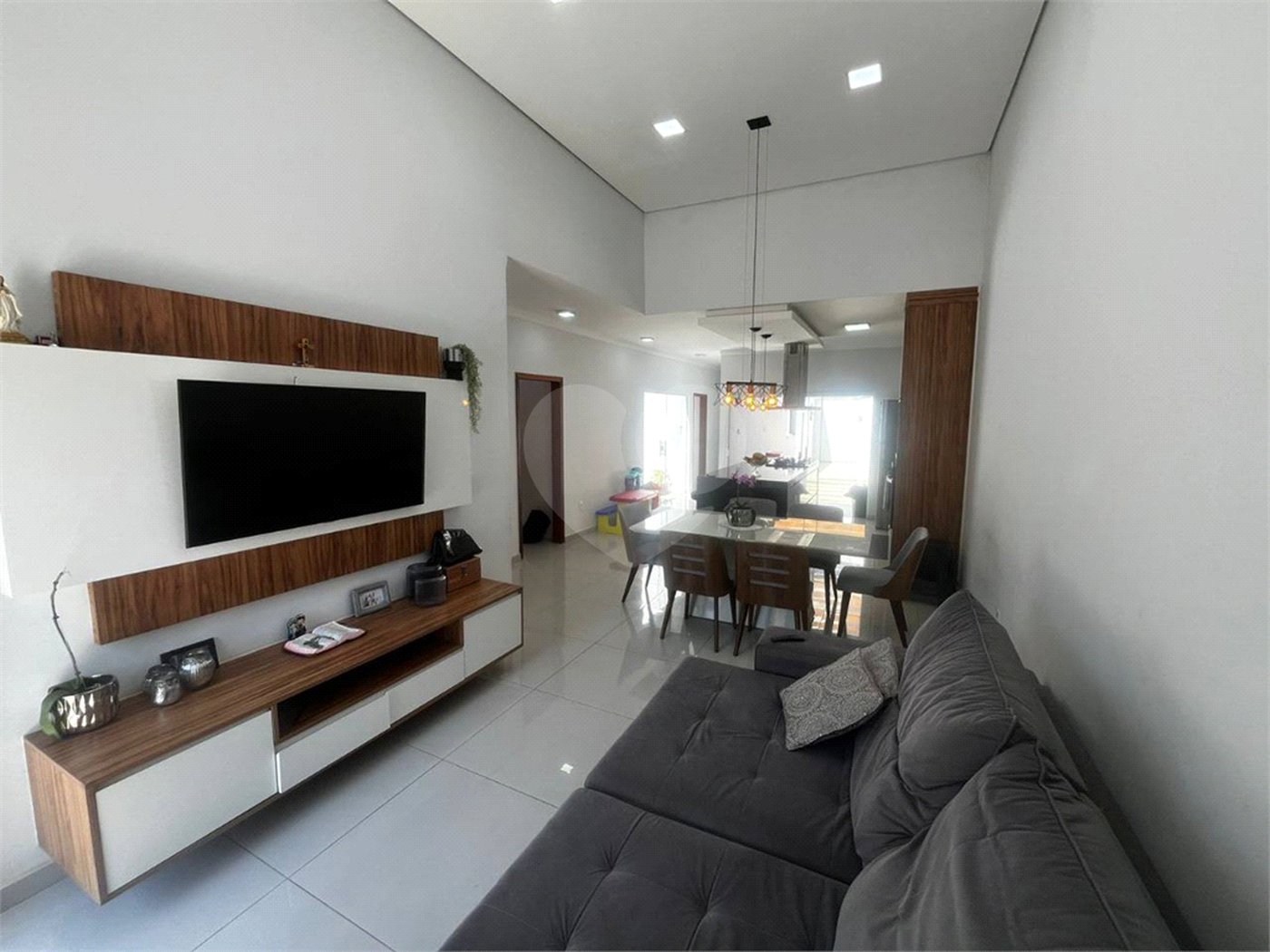 Casa à venda com 2 quartos, sendo 1 suíte, no condomínio Residencial Reserva das Paineiras, Itapetininga - SP
