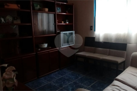 Casa à venda com 3 suítes em Vila Brasilina, São Paulo, SP