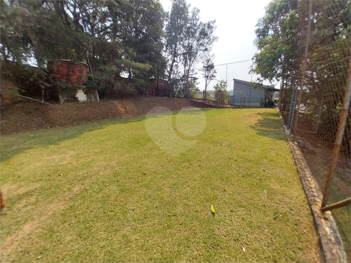 Chácara à venda ou para alugar com 3 quartos, sendo 1 suíte, em Chácaras Polozzi, Louveira, SP