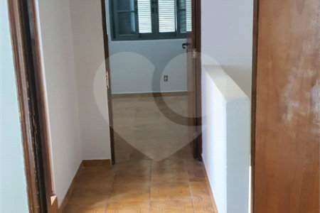 Sobrado à venda com 3 quartos em Vila Nilo, São Paulo, SP