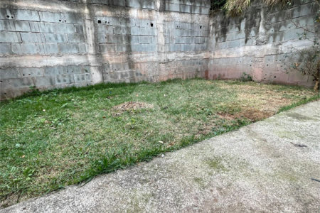 Sobrado à venda com 2 quartos, sendo 1 suíte, em Loteamento Jardim do Sol (mailasqui), São Roque, SP