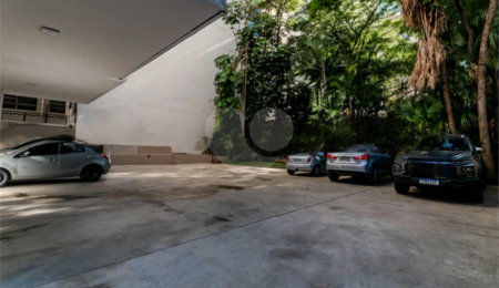 Apartamento à venda com 4 quartos, sendo 1 suíte,  em Jardim Paulistano, São Paulo, SP