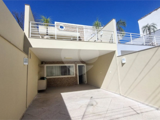 Sobrado à venda com 3 quartos, sendo 1 suíte,  em Mooca, São Paulo, SP