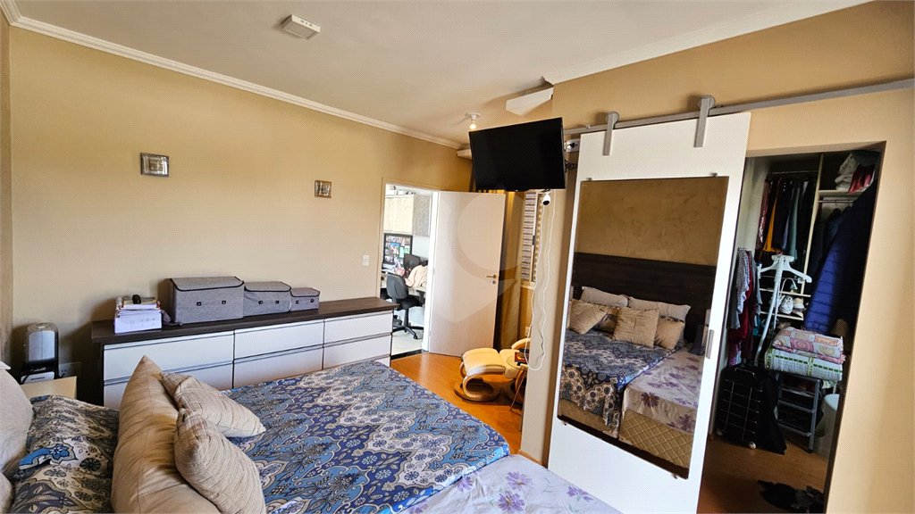 Sobrado à venda com 3 quartos, sendo 1 suíte,  em Residencial Colinas, Mogi das Cruzes, SP
