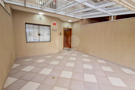 Sobrado à venda com 3 quartos, sendo 1 suíte,  em Jardim Leocádia, Sorocaba, SP