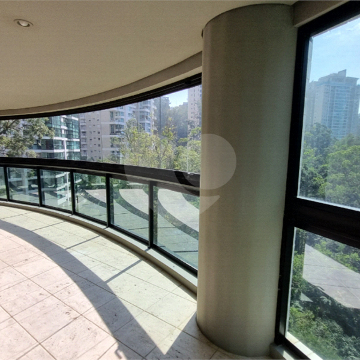 Apartamento para alugar com 6 quartos, sendo 4 suítes,  em Panamby, São Paulo, SP