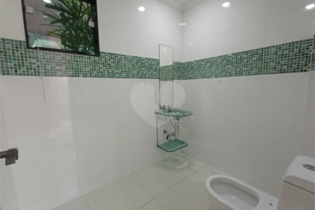Casa à venda com 3 quartos, sendo 2 suítes, no condomínio Village da Posse, Rio de Janeiro - RJ