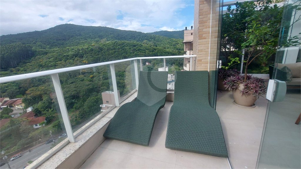 Apartamento à venda ou para alugar com 2 suítes em Itacorubi, Florianópolis, SC