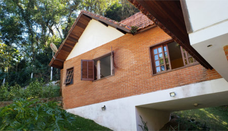 Casa para alugar com 4 quartos, sendo 3 suítes,  no condomínio Alpes da Cantareira, Mairiporã - SP