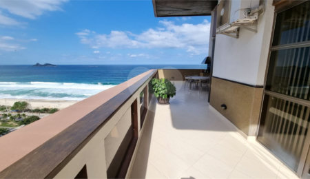 Apartamento à venda com 4 quartos, sendo 2 suítes,  em Barra da Tijuca, Rio de Janeiro, RJ