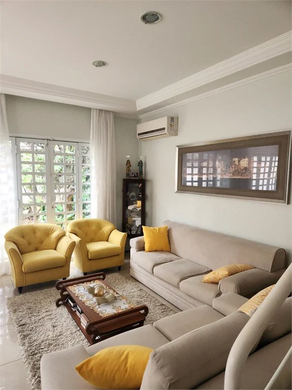 Casa à venda com 4 quartos, sendo 2 suítes, em Vila Romana, São Paulo, SP