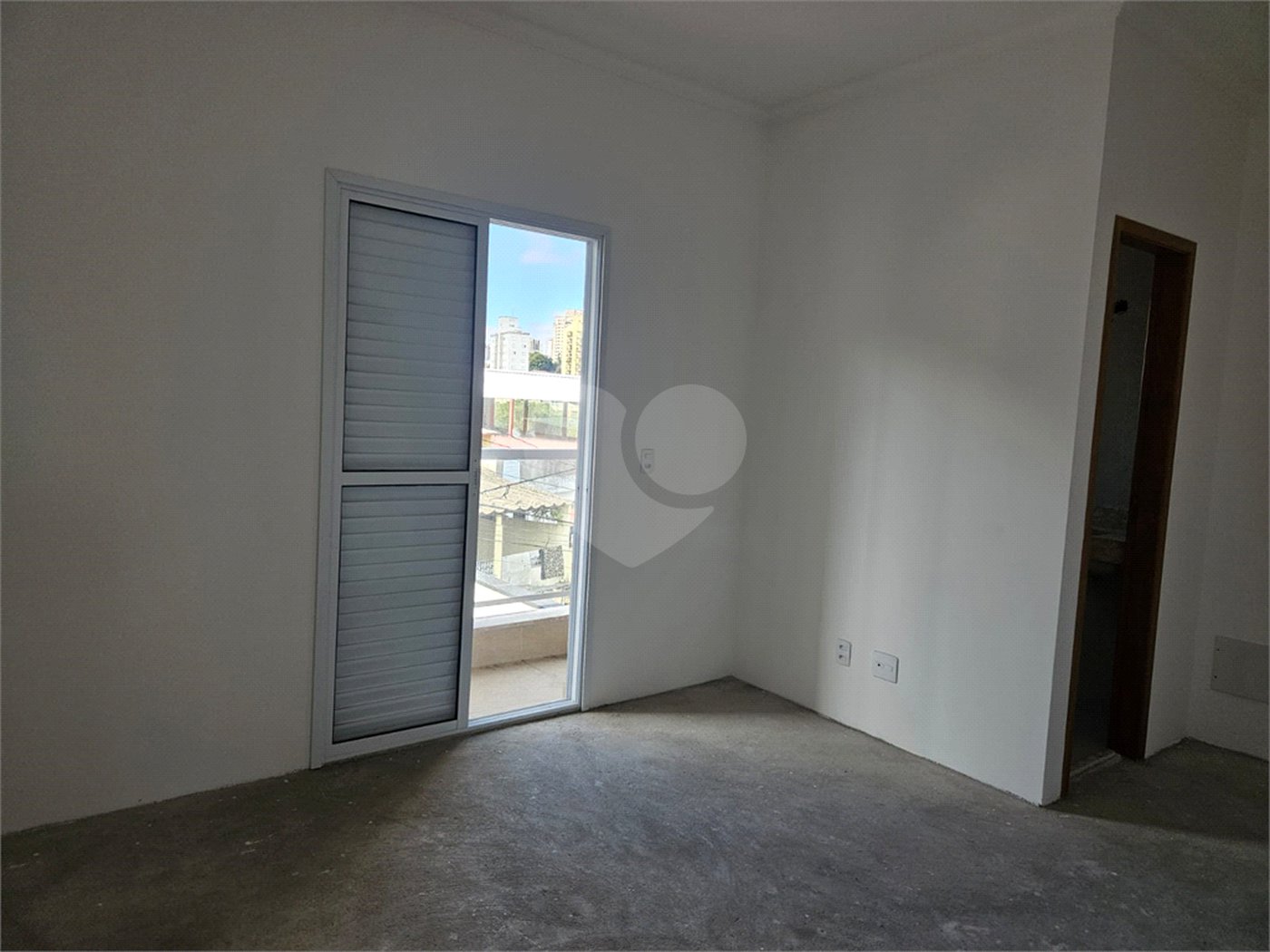 Sobrado à venda com 3 quartos, sendo 1 suíte, em Vila Romero, São Paulo, SP