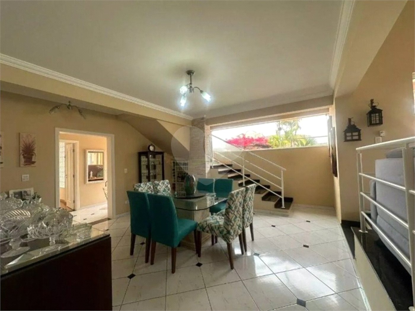 Casa à venda com 3 quartos, sendo 1 suíte, no condomínio Residencial Delle Stelle, Louveira - SP