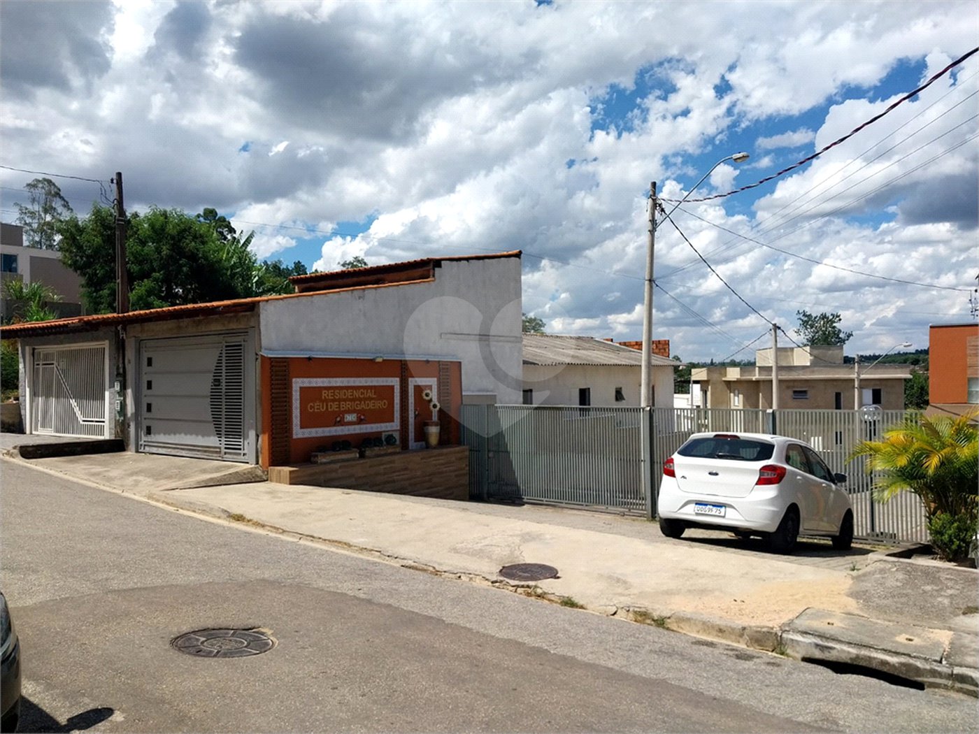 Casa à venda com 2 quartos, sendo 1 suíte, no condomínio Ceu de Brigadeiro, Sorocaba - SP