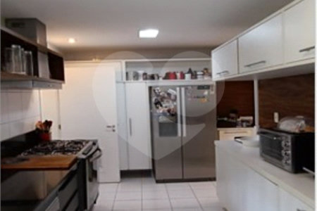 Cobertura à venda com 3 quartos, sendo 4 suítes, em Vila Andrade, São Paulo, SP