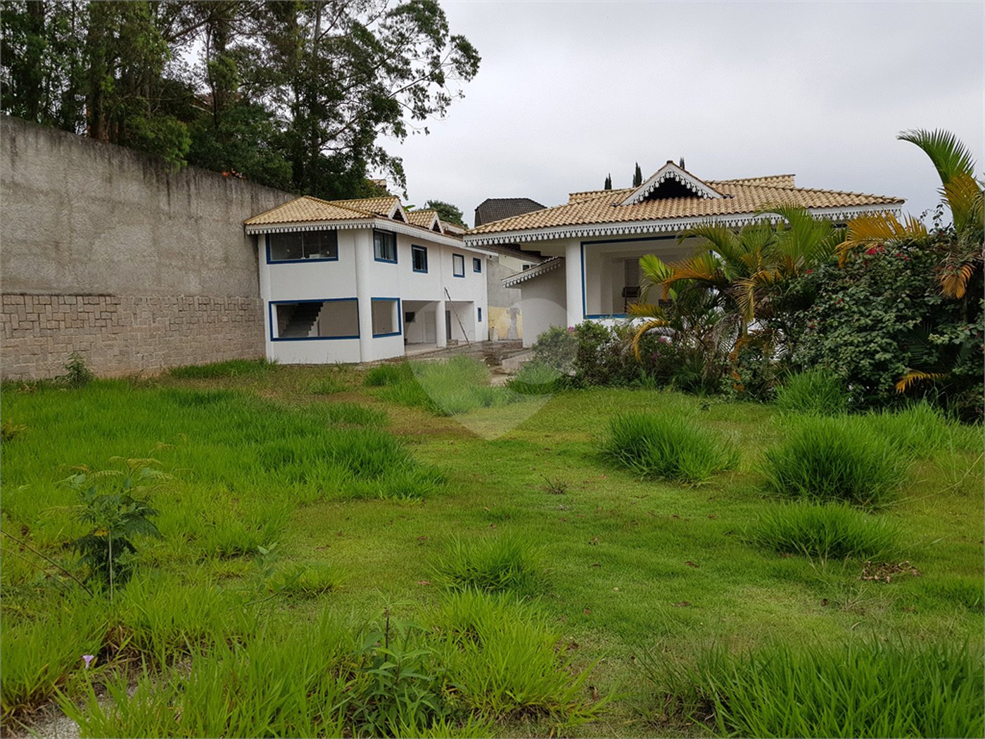 Casa à venda com 4 suítes no condomínio Suíça da Cantareira, Mairiporã - SP