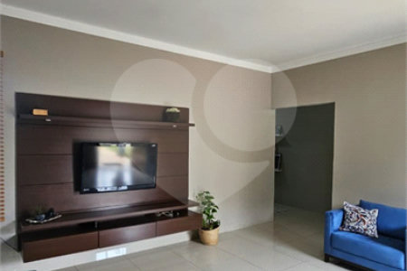 Casa à venda com 2 suítes no Centro, Ponta Porã, MS