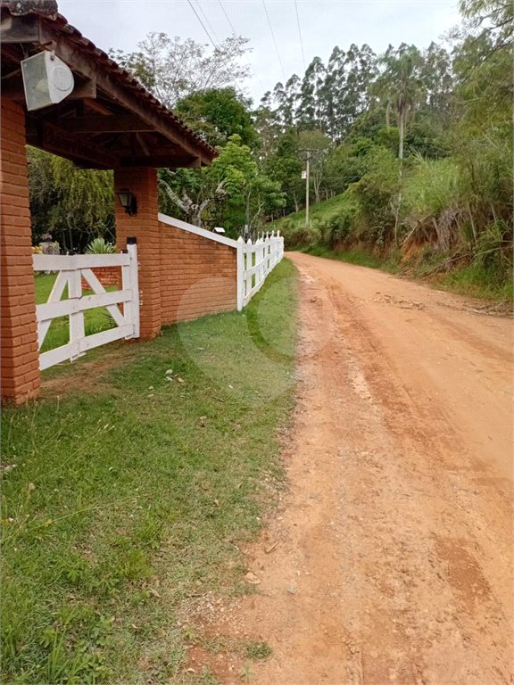 Sítio à venda com 2 quartos em Área Rural de Lagoinha, Lagoinha, SP
