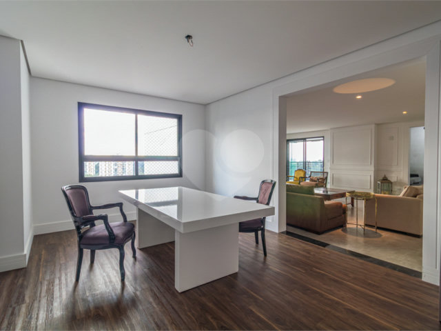 Apartamento à venda com 4 suítes em Jardim Marajoara, São Paulo, SP