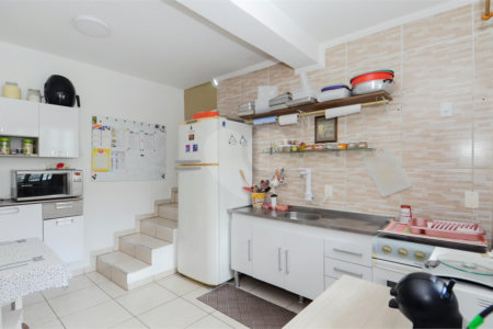 Casa à venda com 4 quartos, sendo 1 suíte, em Jardim Nova Taboão, Guarulhos, SP