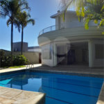 Casa à venda com 4 quartos, sendo 3 suítes, no condomínio Residencial Terras de Vinhedo, Vinhedo - SP