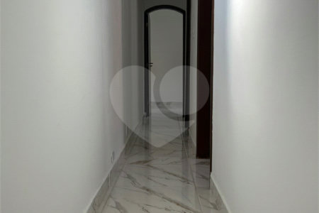 Sobrado à venda com 3 quartos em Vila Laís, São Paulo, SP