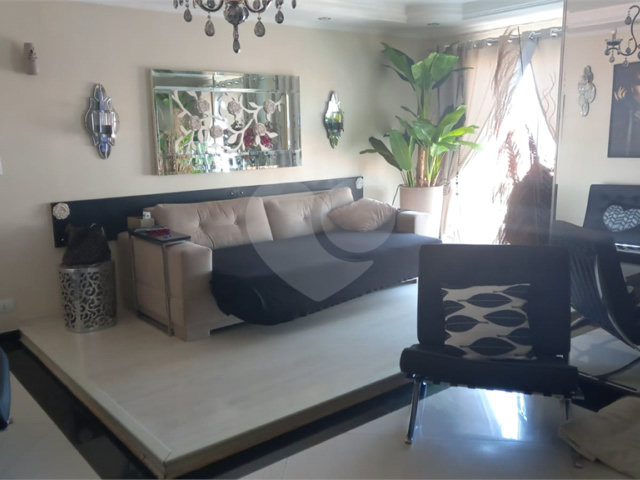 Apartamento à venda com 2 quartos, sendo 1 suíte,  em Parada Inglesa, São Paulo, SP