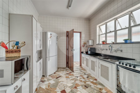 Casa Térrea à venda com 3 quartos, sendo 1 suíte,  em Alto da Boa Vista, São Paulo, SP