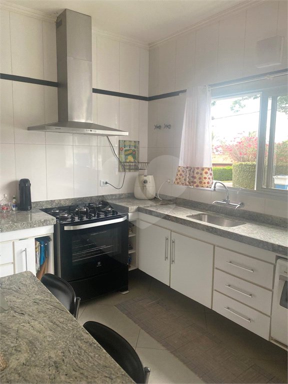 Casa à venda com 5 quartos, sendo 3 suítes, no condomínio Zuleika Jabour, Salto - SP