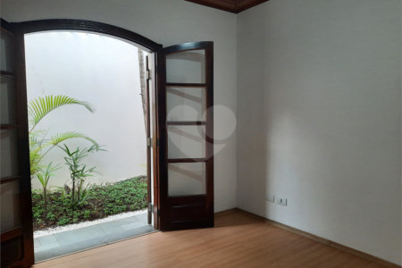 Casa Térrea à venda com 3 quartos, sendo 1 suíte, em Jardim Marajoara, São Paulo, SP