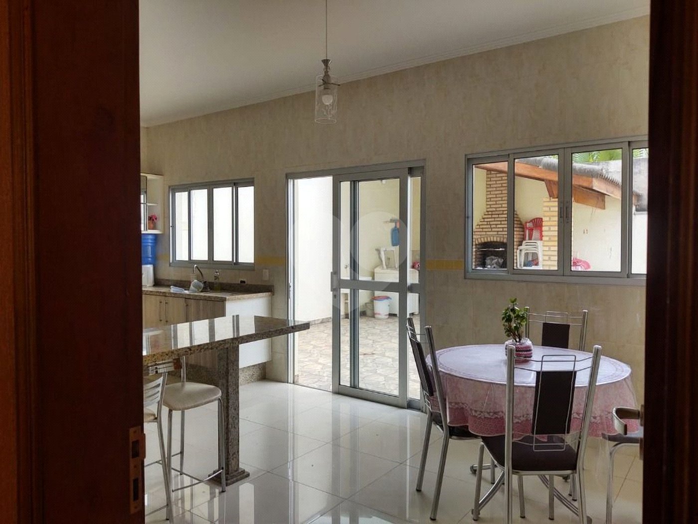 Casa à venda com 4 quartos, sendo 1 suíte, no condomínio Portobello, Sorocaba - SP