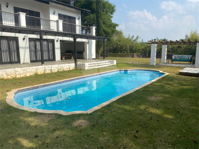Casa à venda com 4 suítes no condomínio Gleba II, Mairiporã - SP