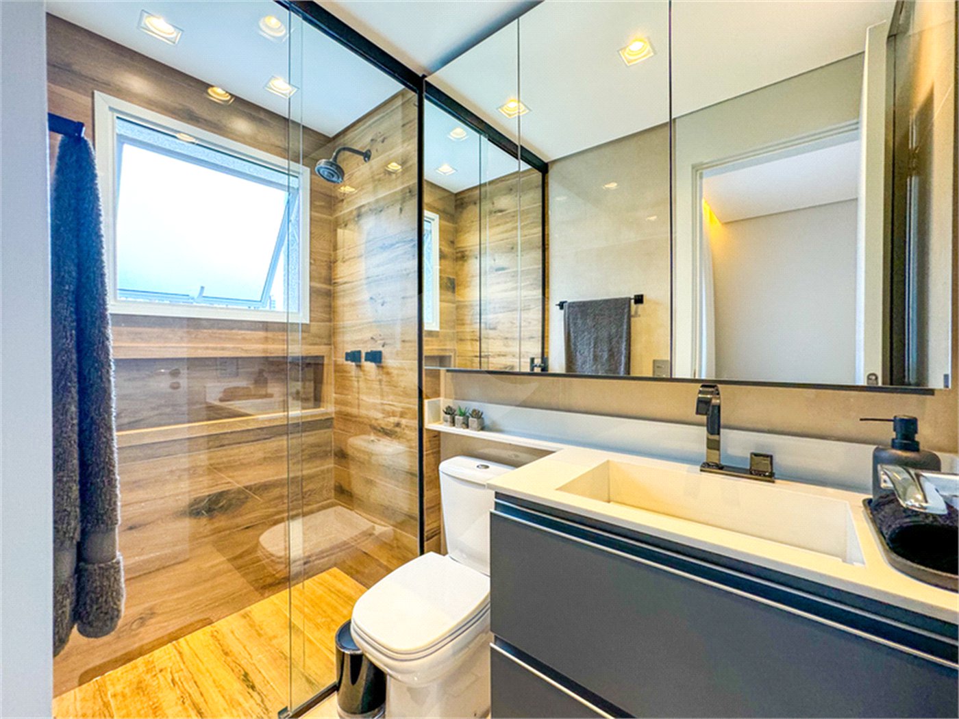 Apartamento à venda com 3 quartos, sendo 1 suíte, em Vila Suzana, São Paulo, SP