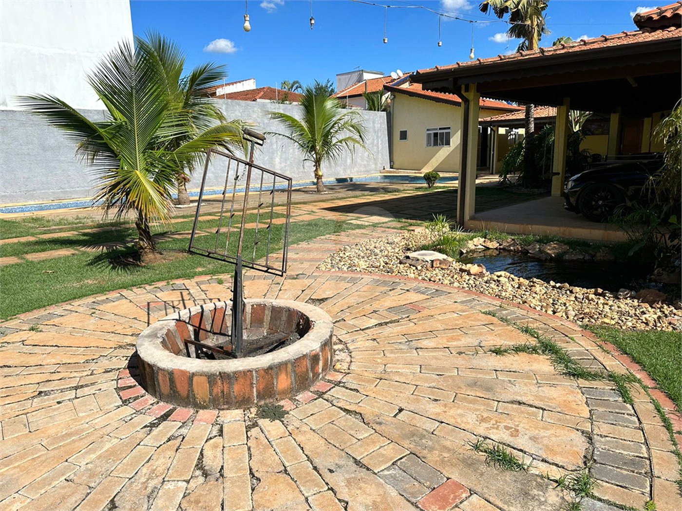 Chácara à venda com 4 quartos em Nova Veneza, Paulínia, SP