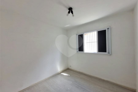 Sobrado à venda com 3 quartos, sendo 1 suíte,  em Jardim Ester Yolanda, São Paulo, SP