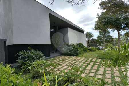 Casa à venda com 4 suítes no condomínio Alphaville Nova Esplanada 1, Votorantim - SP