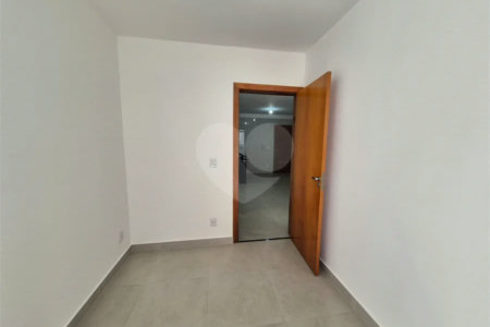 Apartamento à venda com 2 quartos em Vila Mangalot, São Paulo, SP