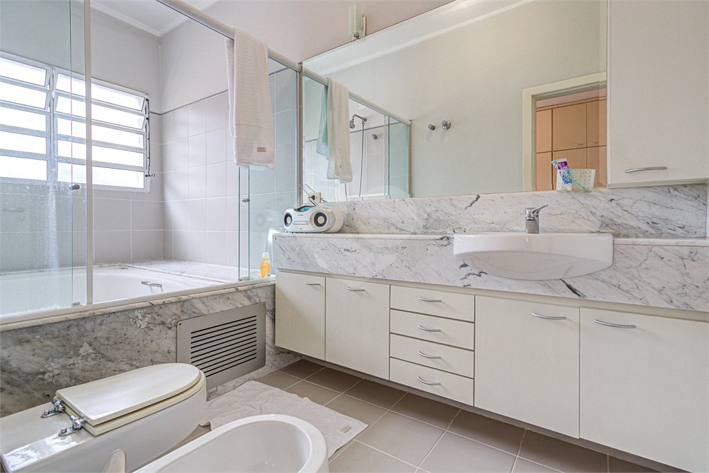 Casa de Vila à venda com 3 quartos, sendo 1 suíte,  em Granja Julieta, São Paulo, SP