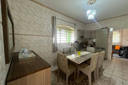 Casa à venda com 2 quartos, sendo 1 suíte,  no Centro, Sarapuí, SP