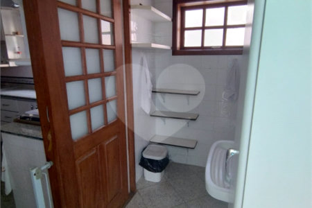 Casa à venda com 3 quartos, sendo 1 suíte, no condomínio Bosque de Greviléa, Vinhedo - SP