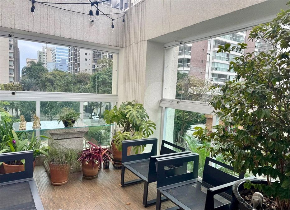 Apartamento à venda com 4 suítes em Vila Olímpia, São Paulo, SP