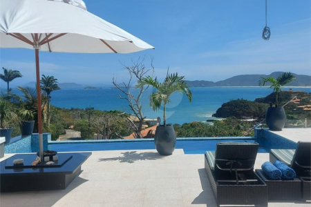 Casa à venda com 4 quartos, sendo 3 suítes, em Albatroz, Armação dos Búzios, RJ