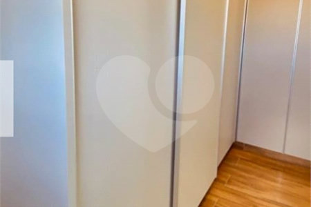 Casa à venda com 4 quartos, sendo 3 suítes, em Residencial Portal dos Oitis, Araraquara, SP