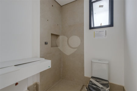 Casa à venda com 4 quartos, sendo 3 suítes, no condomínio Jardim Chapel, São Paulo - SP