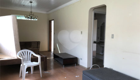 Casa Térrea à venda com 3 quartos, sendo 2 suítes,  em Horto Florestal, São Paulo, SP