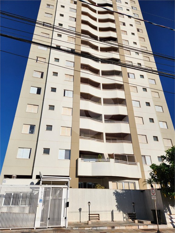 Apartamento à venda com 3 quartos, sendo 1 suíte, no Centro, Araraquara, SP