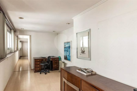Apartamento à venda com 3 quartos, sendo 1 suíte,  em Higienópolis, São Paulo, SP