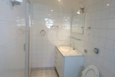 Casa à venda com 3 quartos, sendo 1 suíte, em Vila Mariana, São Paulo, SP