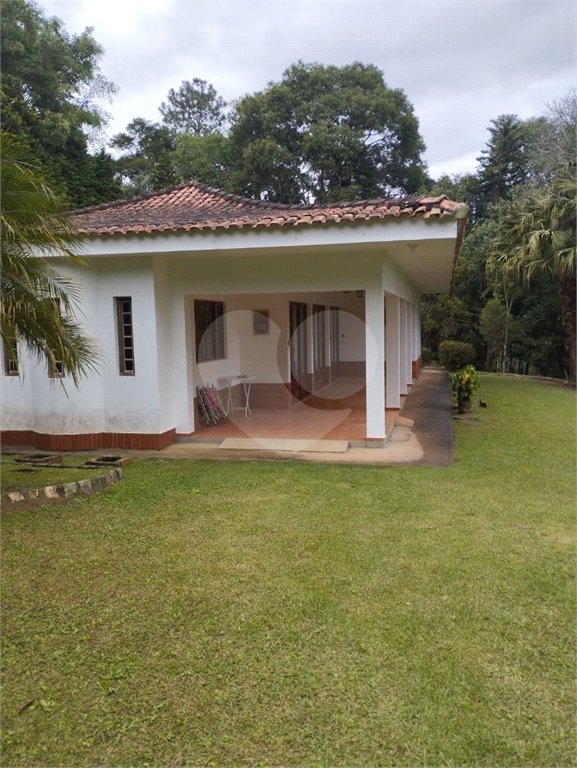 Chácara à venda com 3 quartos, sendo 2 suítes,  no Centro (canguera), São Roque, SP